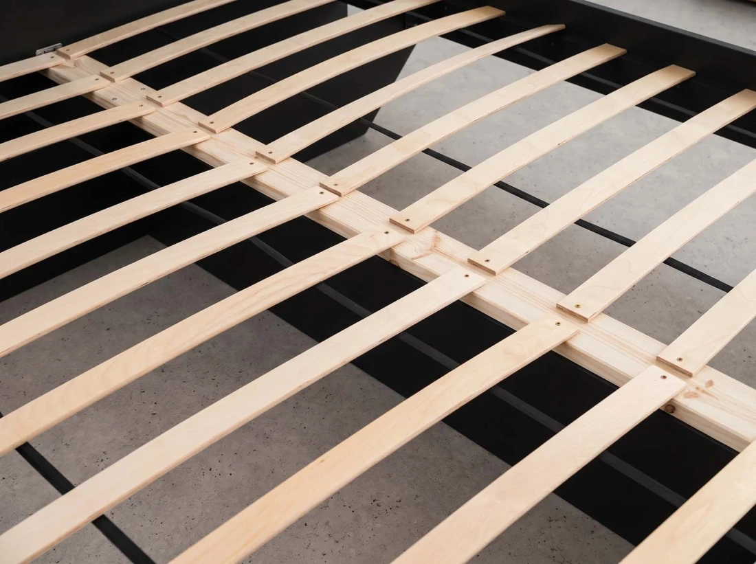 Łóżko lewitujące 140x200 czarne DM2 z płyty meblowej