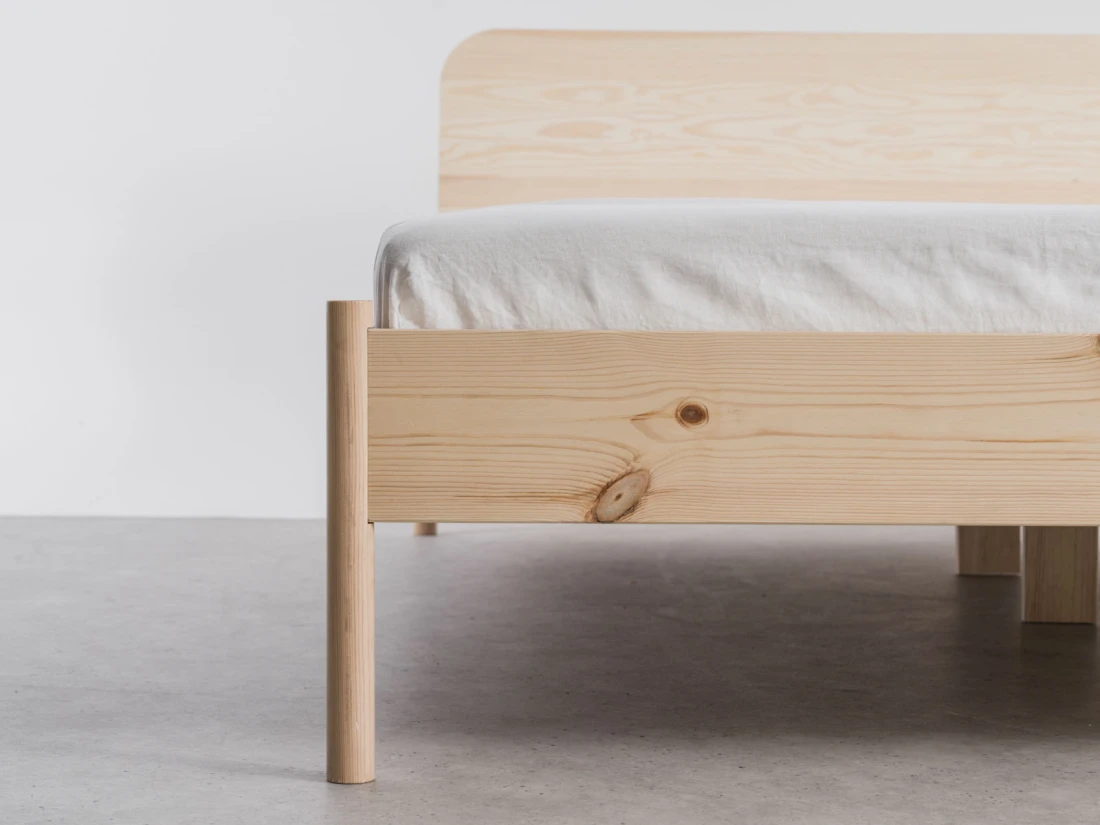 OUTLET - Łóżko drewniane sosnowe 160x200 Japandi sosna